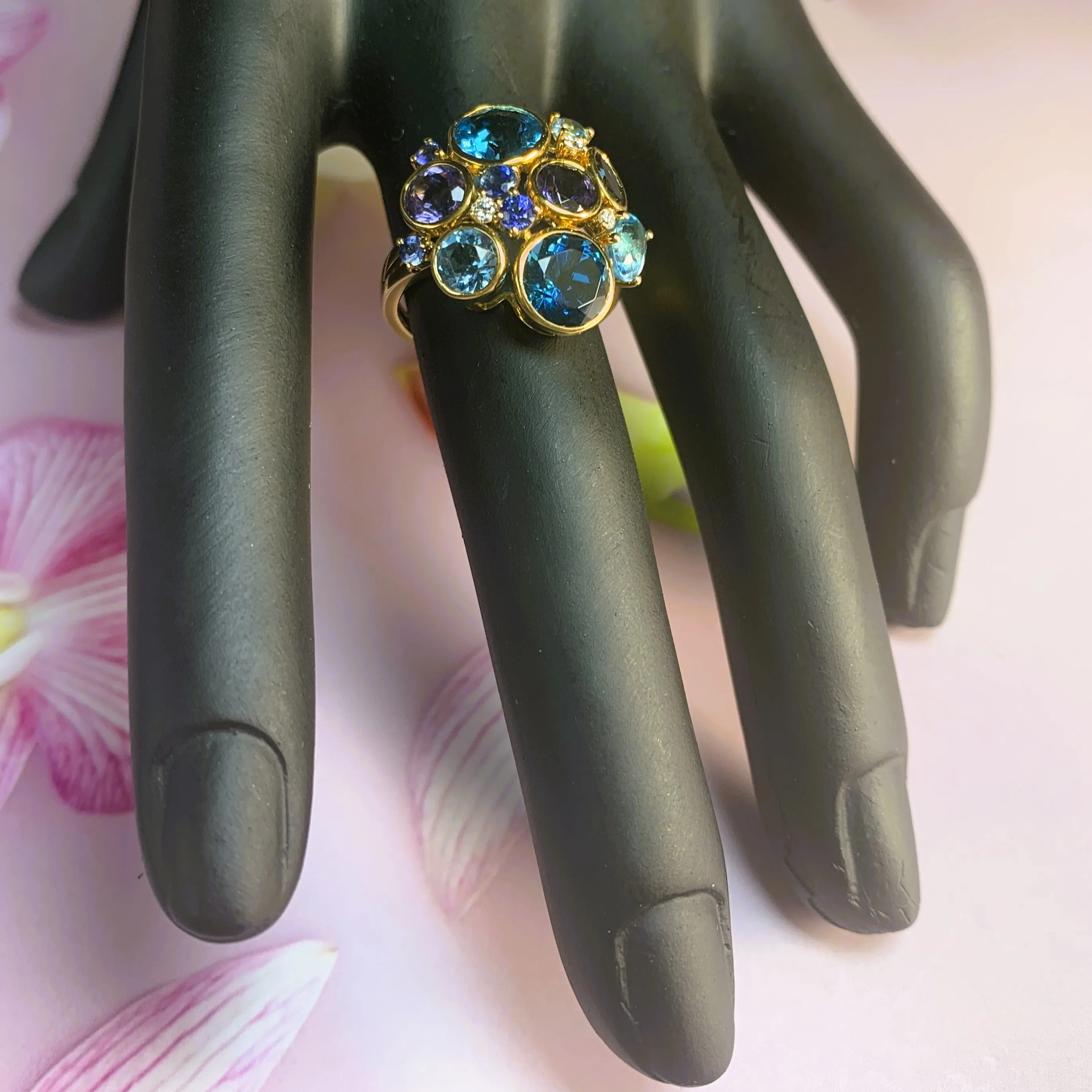 18kt Yellow Gold designer cluster ring with Tanzanite, Blue Topaz and Iolite