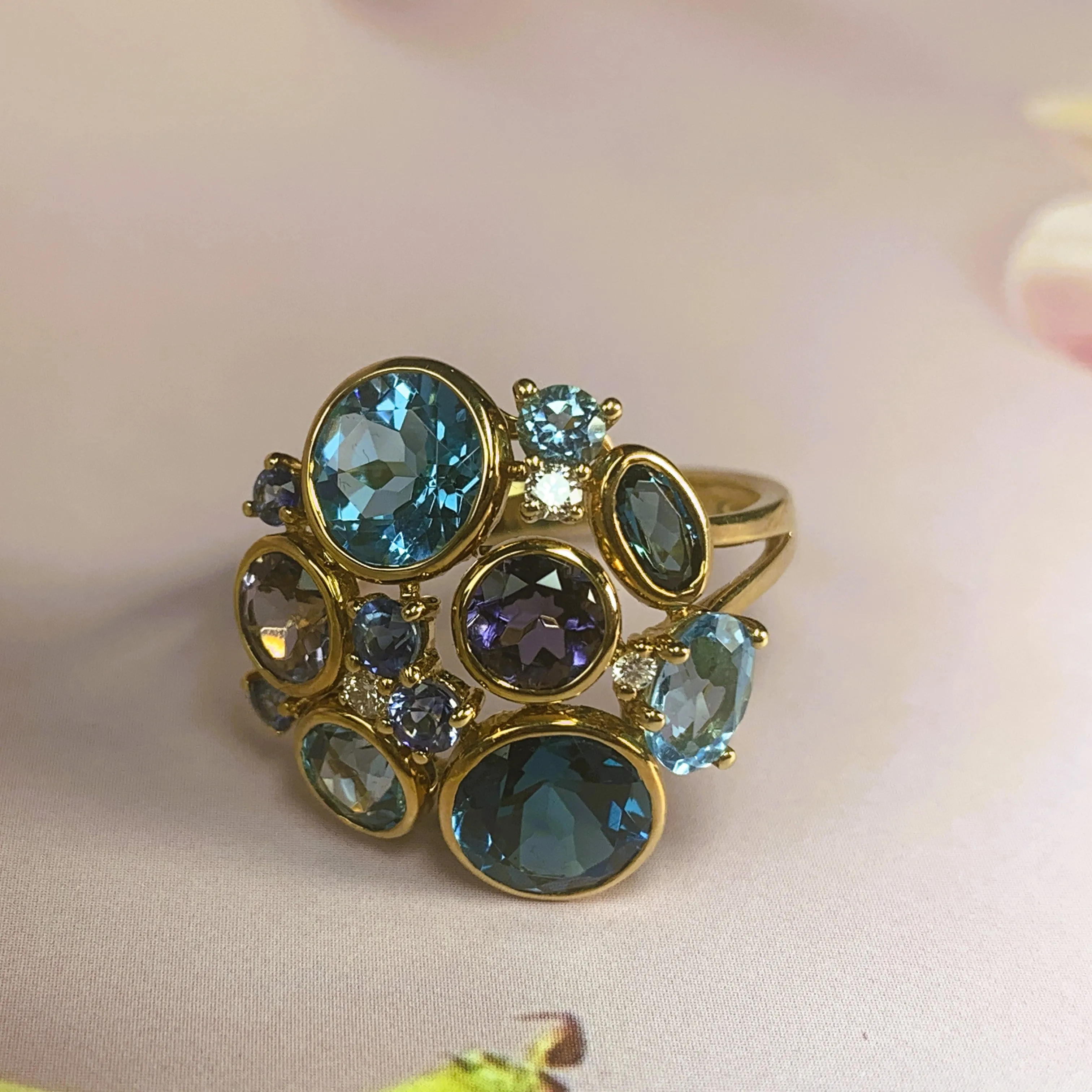 18kt Yellow Gold designer cluster ring with Tanzanite, Blue Topaz and Iolite
