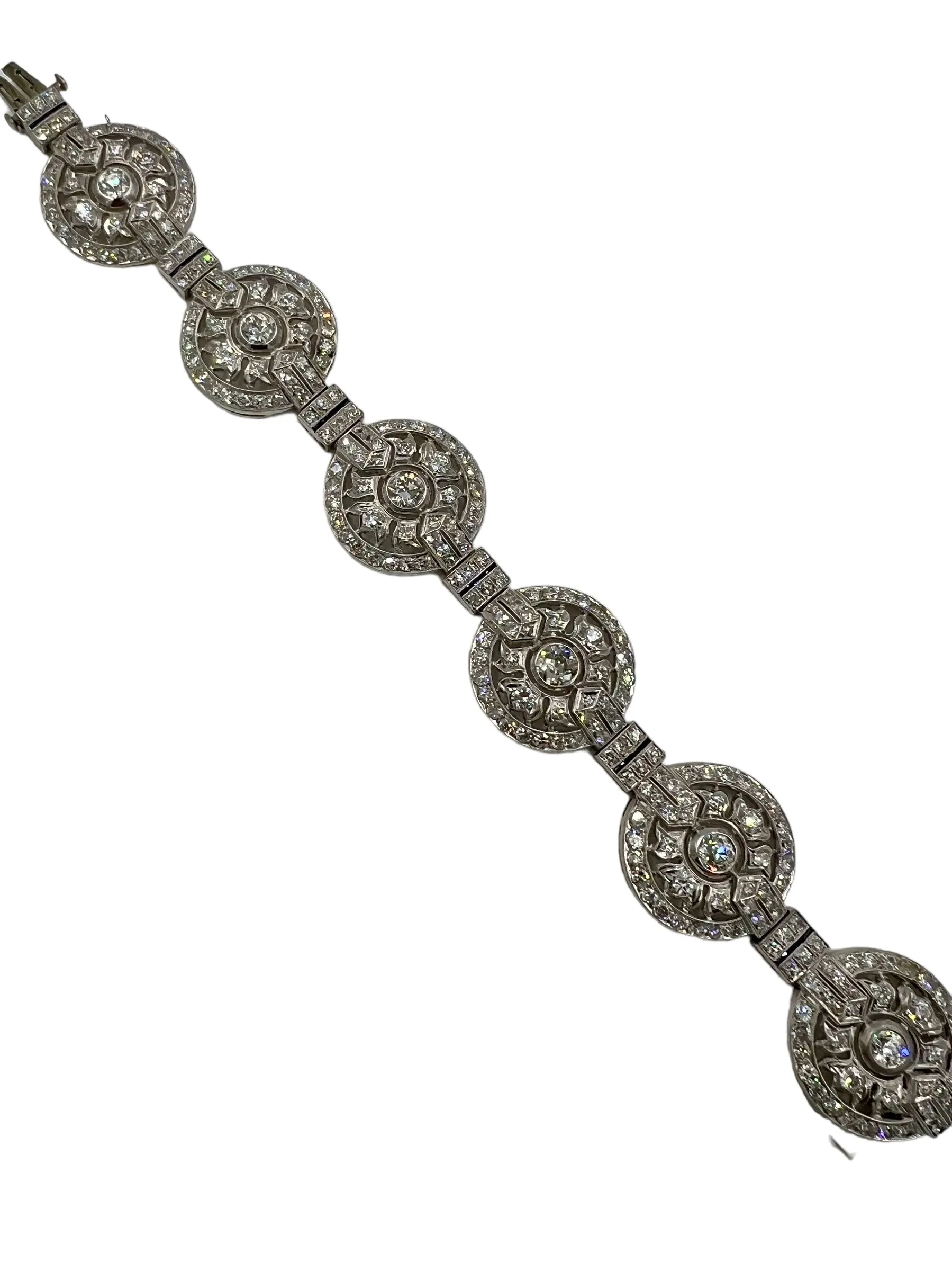 1930s Art Deco Diamond Platinum Circular Bracelet