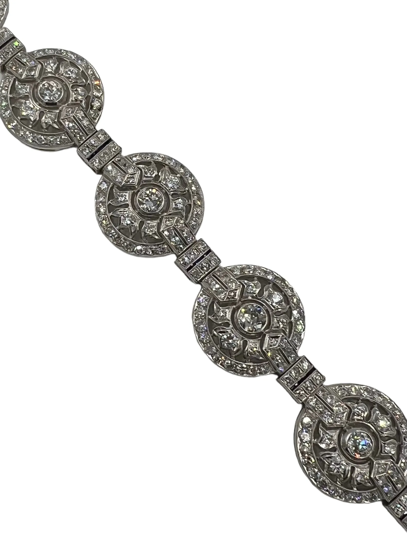 1930s Art Deco Diamond Platinum Circular Bracelet