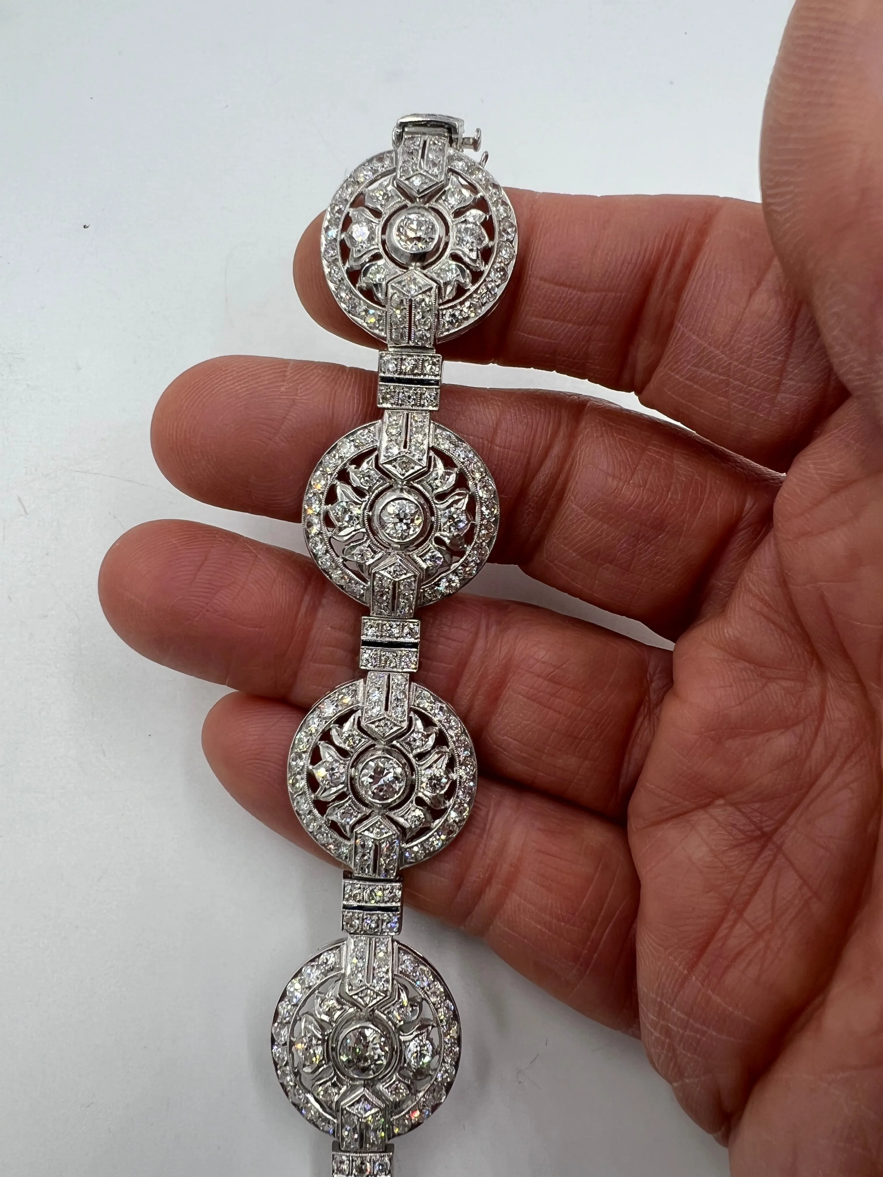 1930s Art Deco Diamond Platinum Circular Bracelet