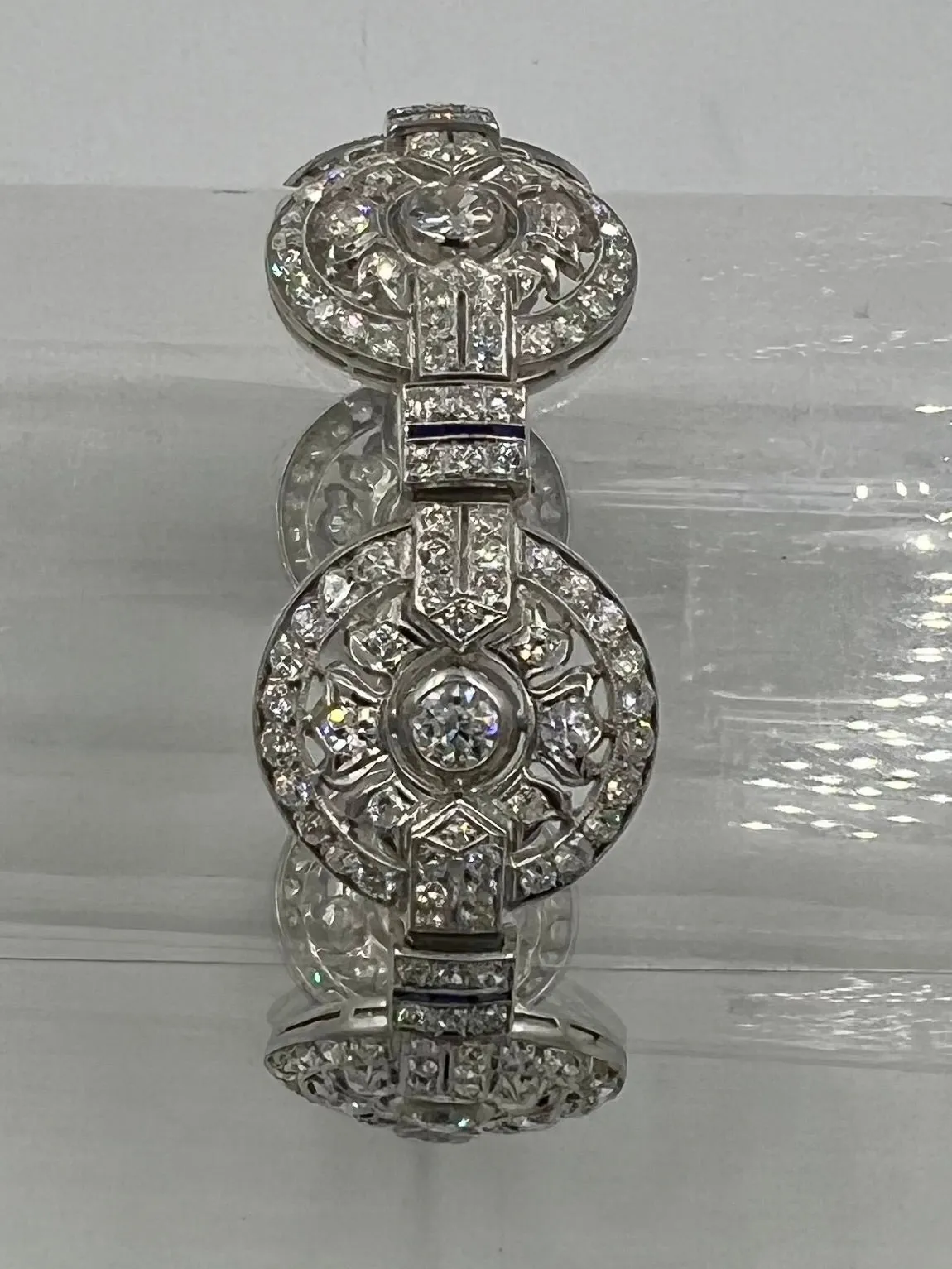 1930s Art Deco Diamond Platinum Circular Bracelet