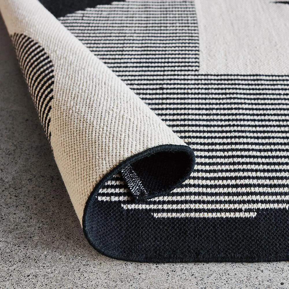 <font color="#ff0000">FLOOR MODEL</font><br> Construct Reversible Rug - Versa
