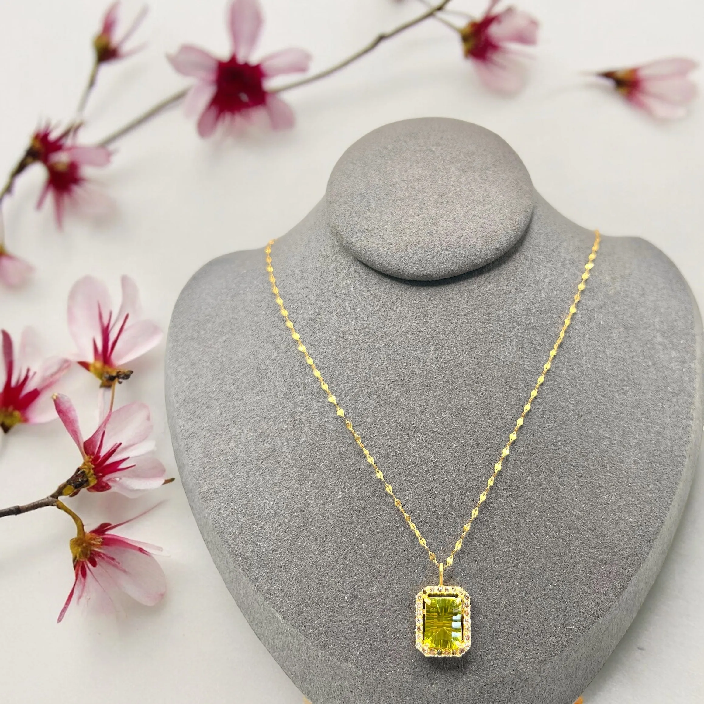 PERIDOT NATURAL DIAMOND