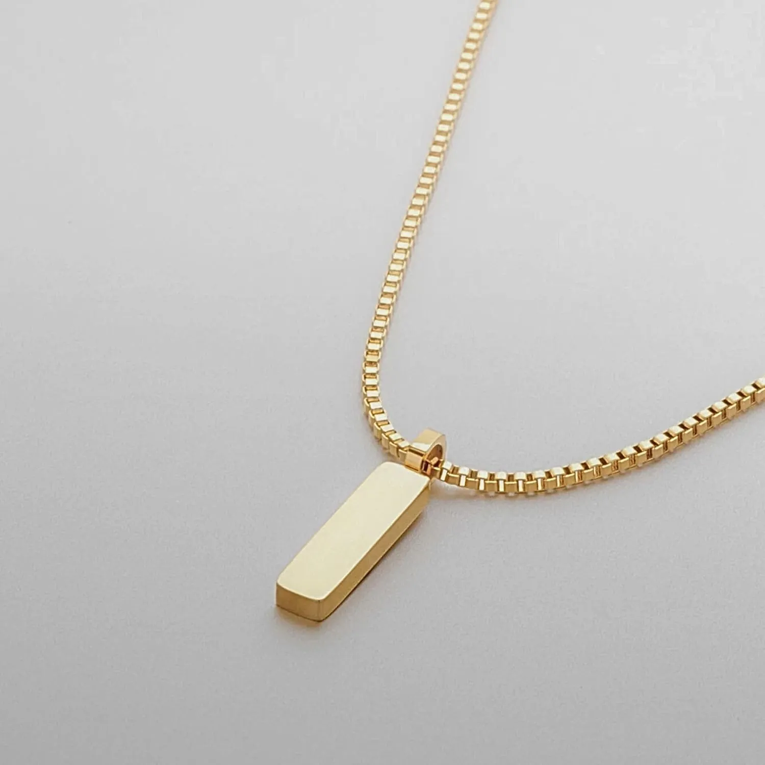 QueenBee 14K White Pendant Box for Him, Fashionable Waterproof Minimalist Accessory for Men, Hypoallergenic, Non-Fading, Birthday, Father??s Day, Valentine??s Day.