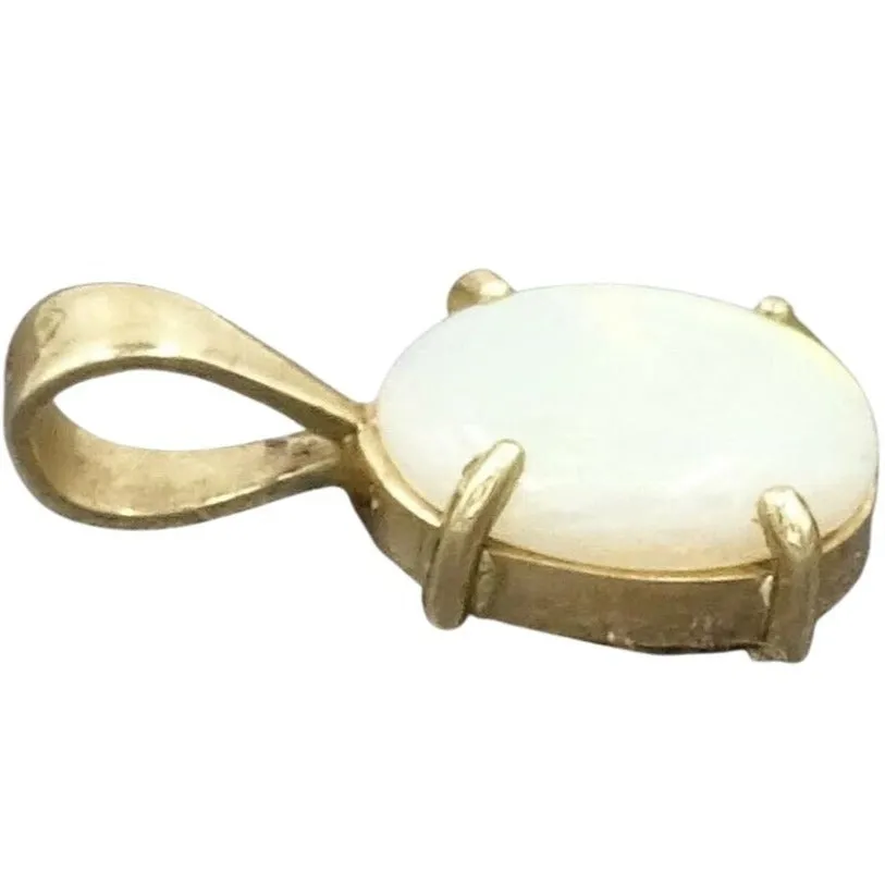 "Valentine's Sparkle: Pre-Loved 10ct Yellow Gold Opal Claw Set Pendant"